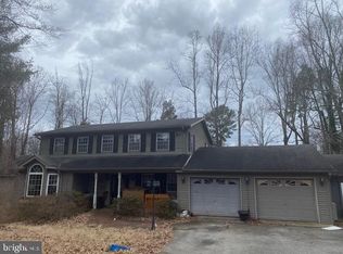 5715 Oakcrest Dr, Saint Leonard, MD 20685