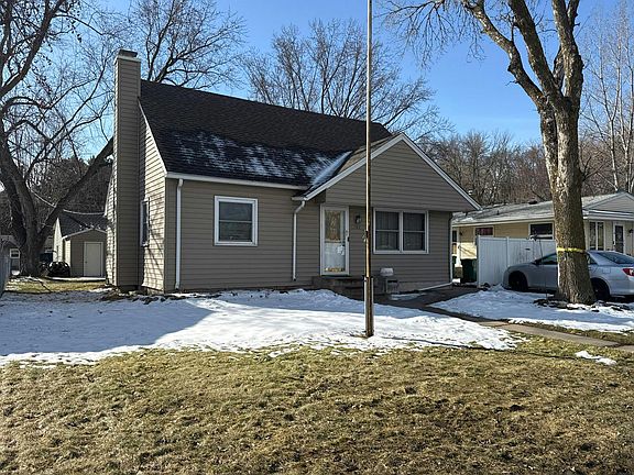 3rd image of 1707 Olive St W