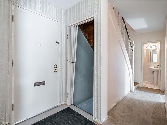 2nd image of 519 Claridge Rd #8