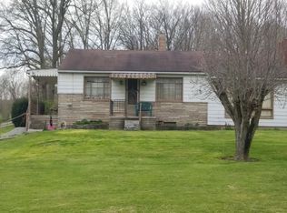 707 Ch And D Rd, Oak Hill, OH 45656