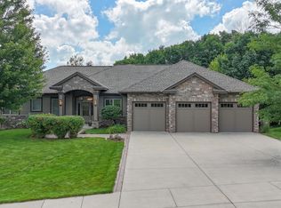 8777 Stonefield Ln, Chanhassen, MN 55317