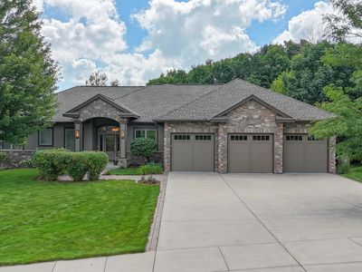 8777 Stonefield Ln, Chanhassen, MN, 55317