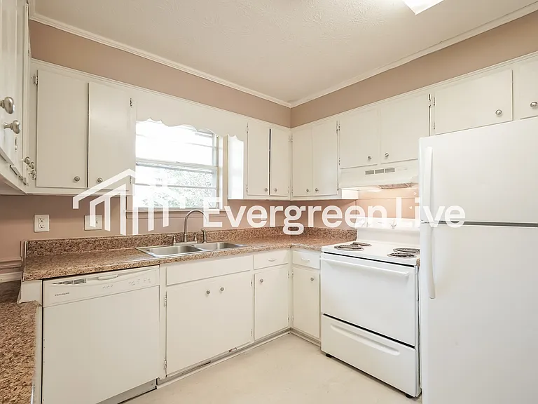 3708 Warsaw Ct — Photo 6