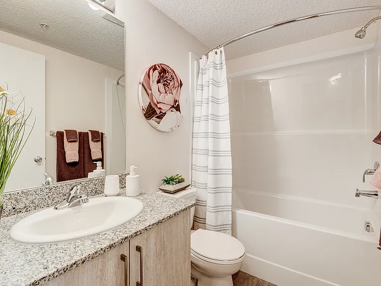 905 Evanston Dr NW — Photo 13
