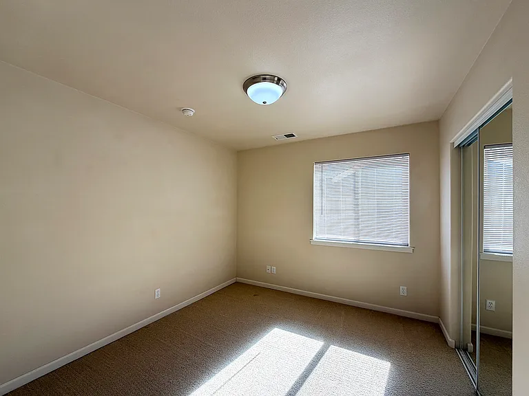 1243 N Park Ln — Photo 13