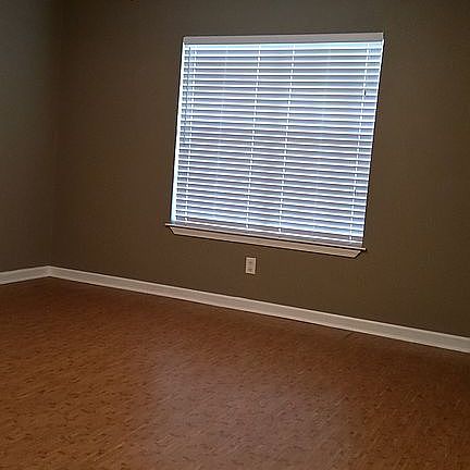 5th image of 127 Richmond Dr