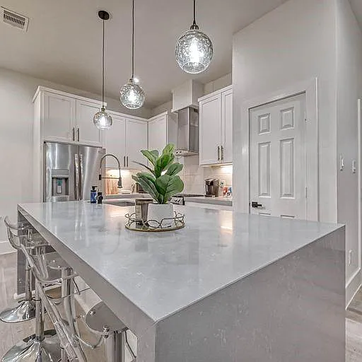 3 bed, 2.5 bath, 1745 sqft, $2,800 — Photo 1