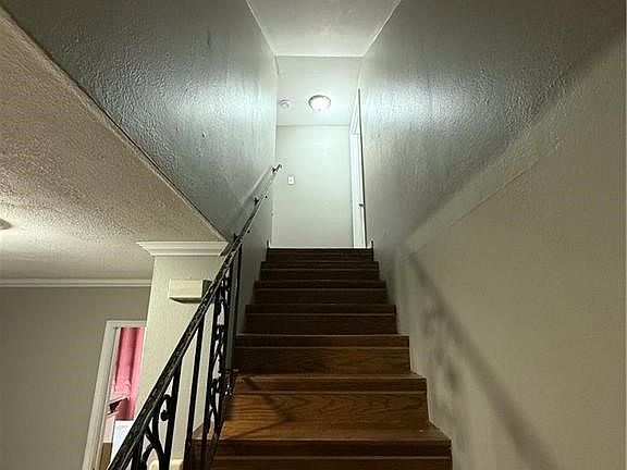 5th image of 1046 Brock Drive