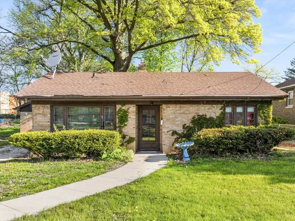 210 E 1st St, Streator, IL 61364
