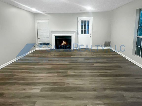 2nd image of 1536 Lancasire Pl