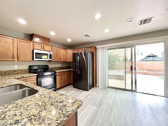 3rd image of 8881 Skyline Peak Ct