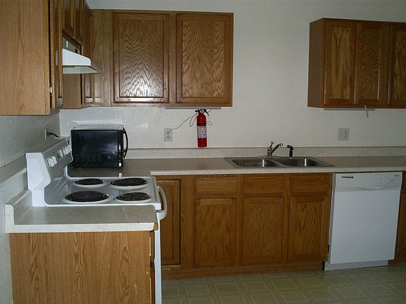 2nd image of 4407 Crow Dr APT D
