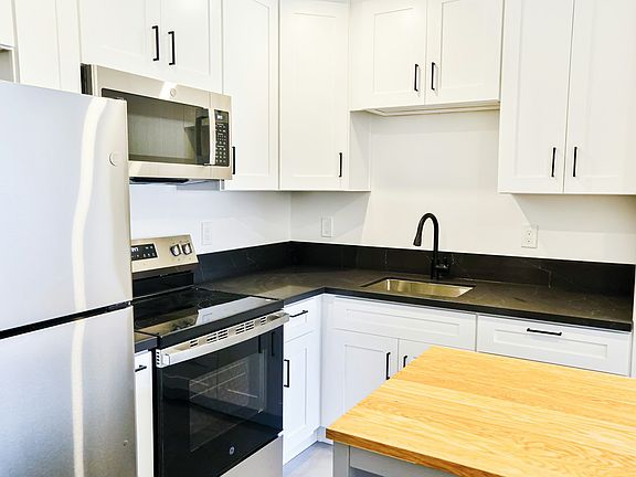 5th image of 567 Madrona St