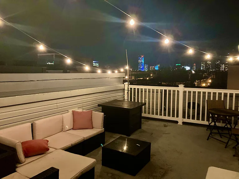 Awesome roof deck with skyline views! (some outdoor furniture included)