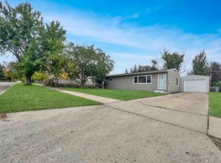 308 24th St NW, Minot, ND 58703
