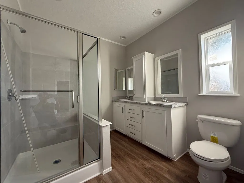 2 bed, 2.0 bath, 1251 sqft, $1,599 — Photo 2