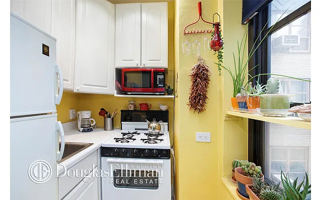 Sold by Douglas Elliman | media 2