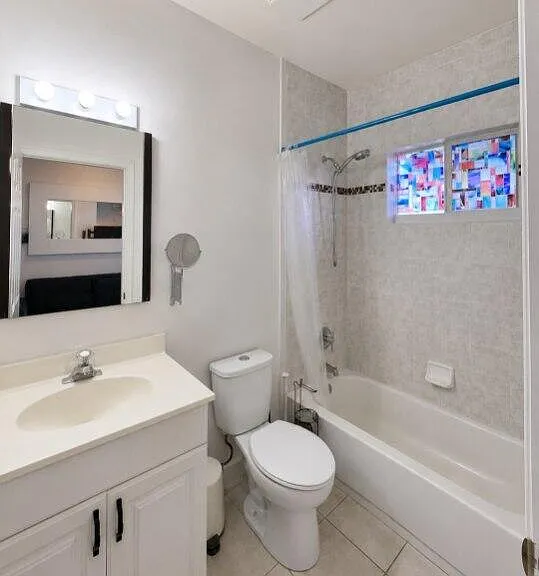 1922 Garfield St #3 — Photo 3