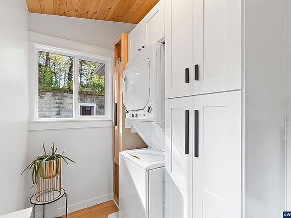 5th image of 6832 Macleay Rd SE