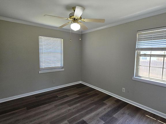 2nd image of 1805 Castleton Ct