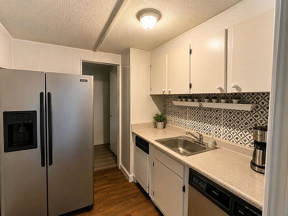 4th image of 370 Fagan Dr