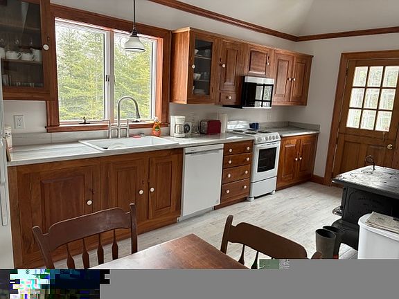 2nd image of 415 Spragues Falls Rd