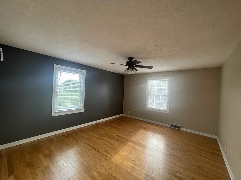 750 Pine Ave NW — Photo 12