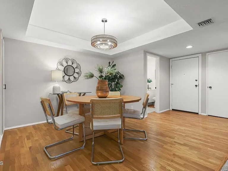 640 S Lake Ave #105 — Photo 8