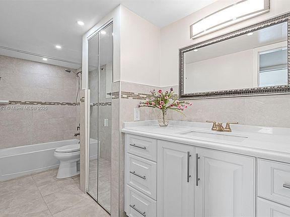 4th image of 19435 E Lake Dr