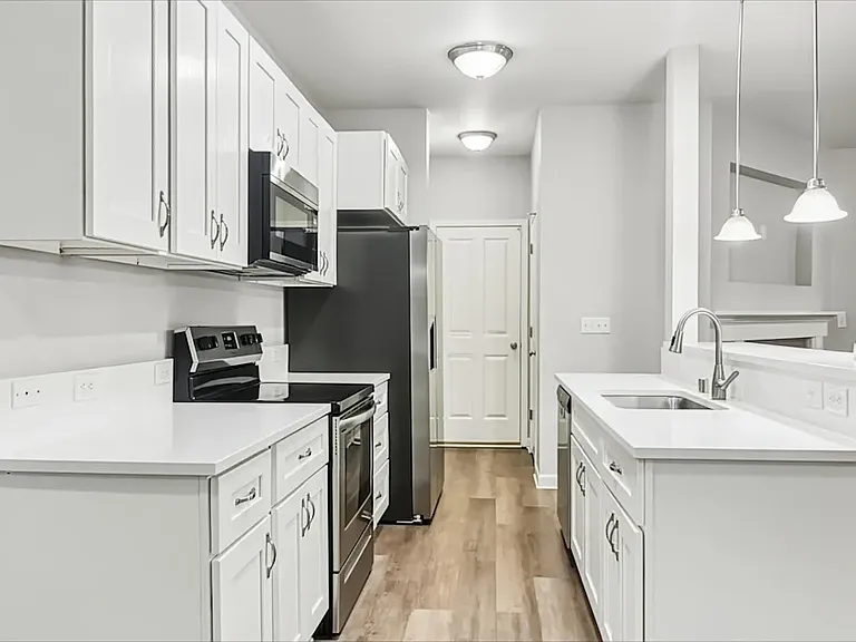 7621 Kodiak Ave NE — Photo 5