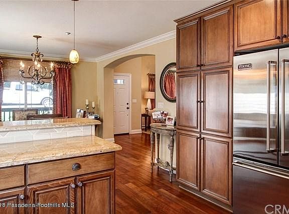 4th image of 934 Royal Oaks Dr