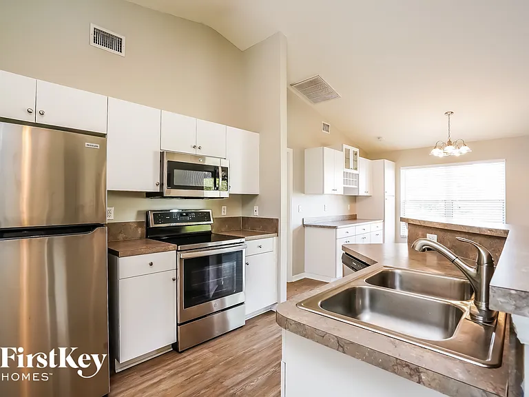 2023 Grayson Ave — Photo 4