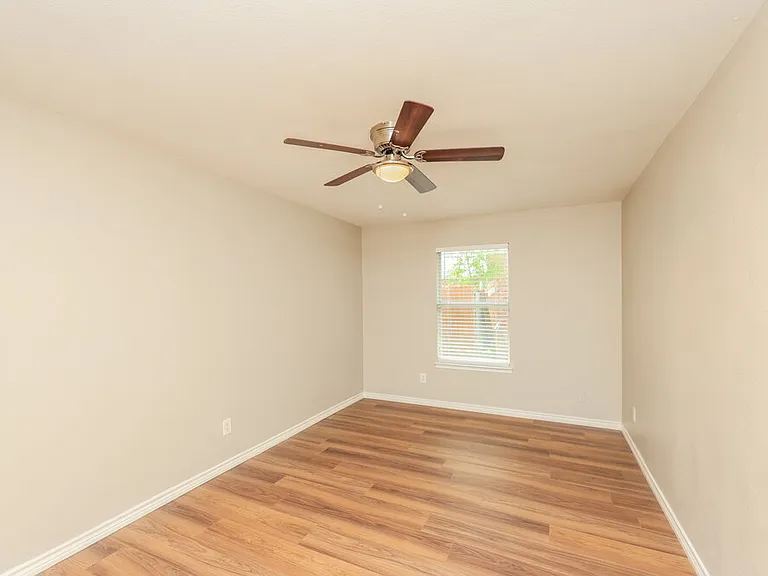 2114 Rose May Dr — Photo 13