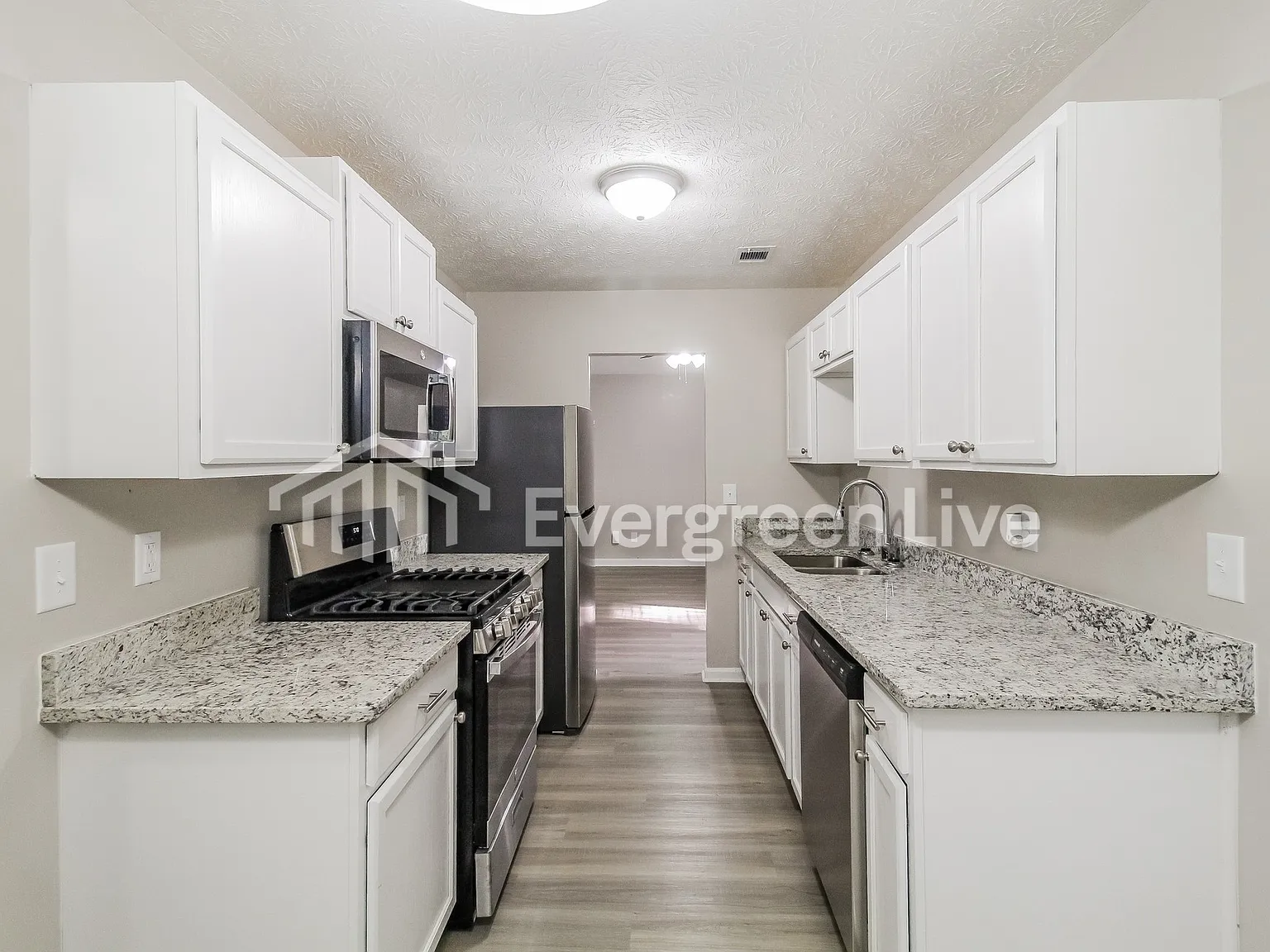 3 bed, 2.0 bath, 1471 sqft, $1,795 — Photo 4