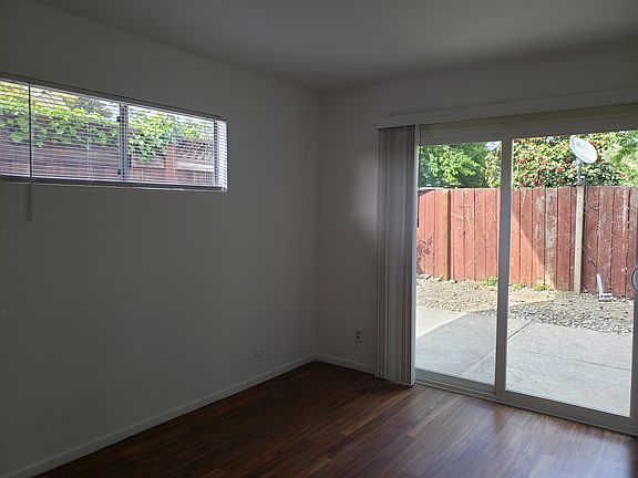 5th image of 611 S Eldorado St APT 2