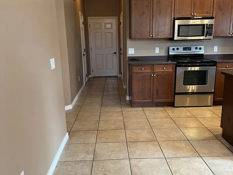 1177 Northfield Rd #18 — Photo 13