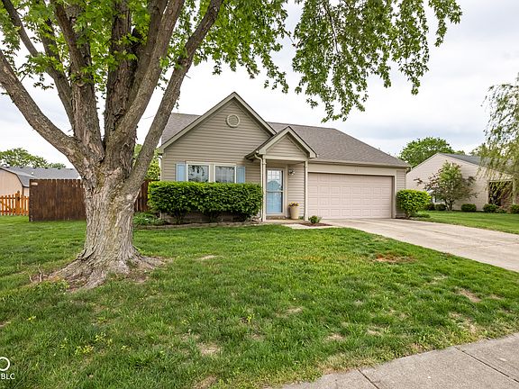 3rd image of 2037 Fullwood Dr