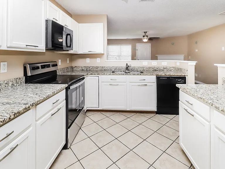 3005 Hunters Creek Ct — Photo 7