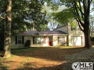 2087 Sanders Rd, Clarksville, TN 37043