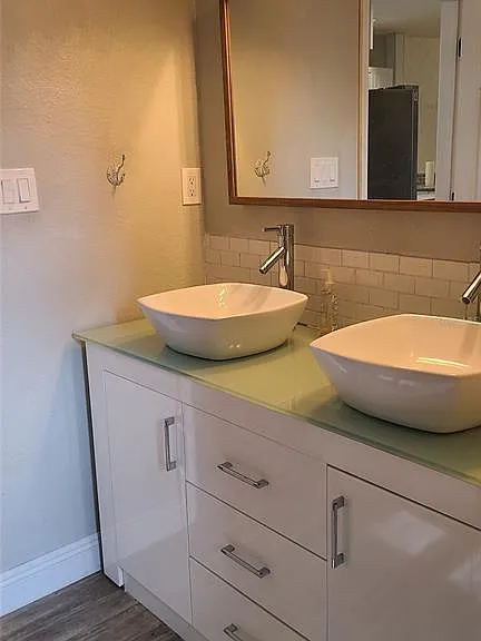 1703 E 29th Ave — Photo 22