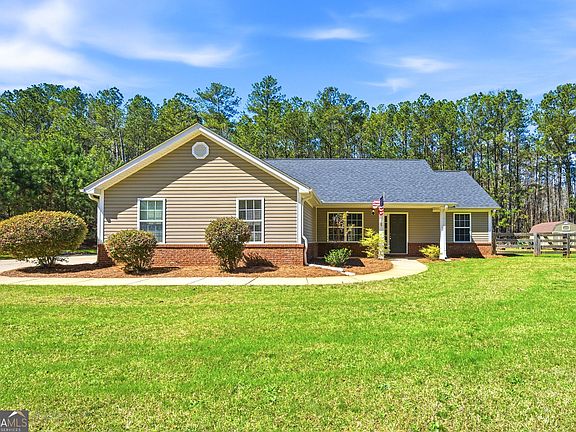 2nd image of 206 Rock House Rd