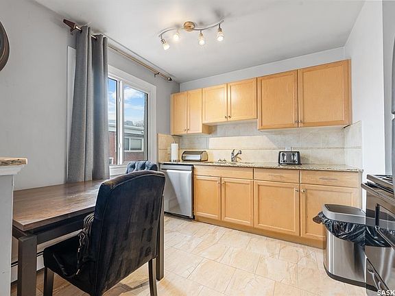 5th image of UNIT 9-2320 13TH AVENUE