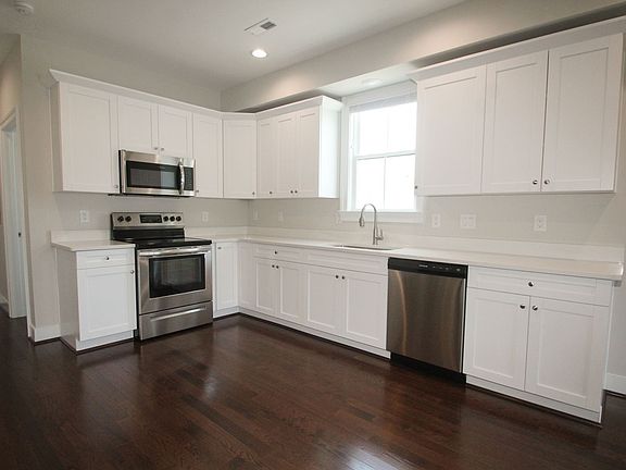 3rd image of 1507 W Cary St