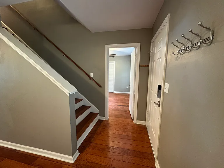 7327 Albert St — Photo 7