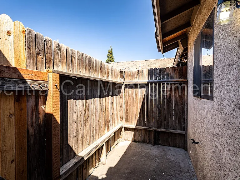 4205 Kilterbury Ln — Photo 18