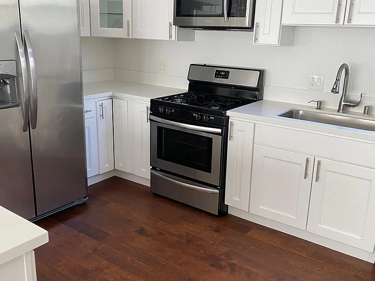 730 N Saint Andrews Pl — Photo 7