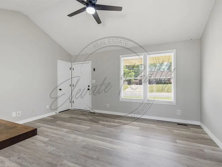436 Kelsey Dr — Photo 7