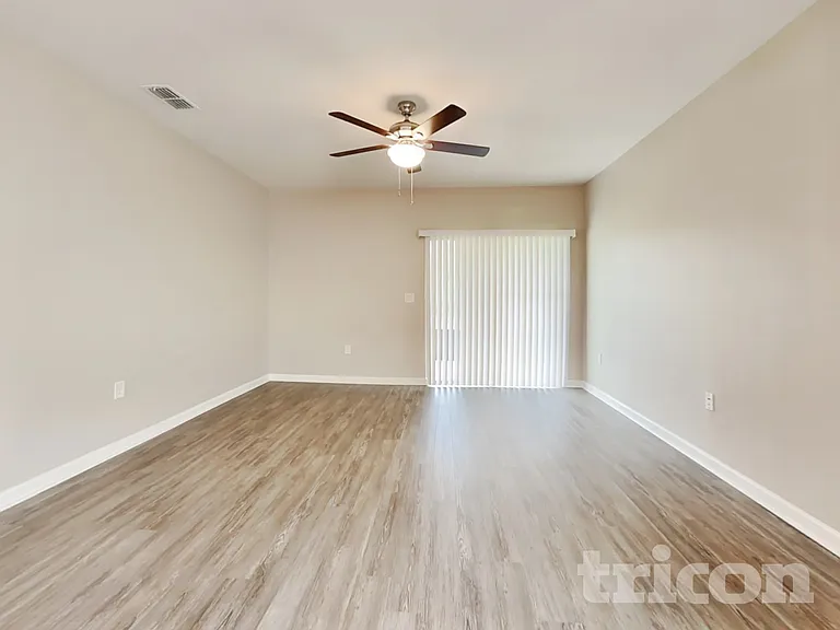 1523 Scrub Jay Ct — Photo 2