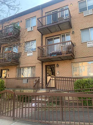 Rented by 18 REALTY | media 9