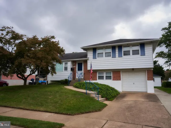 9971 Dungan Rd, Philadelphia, PA 19115